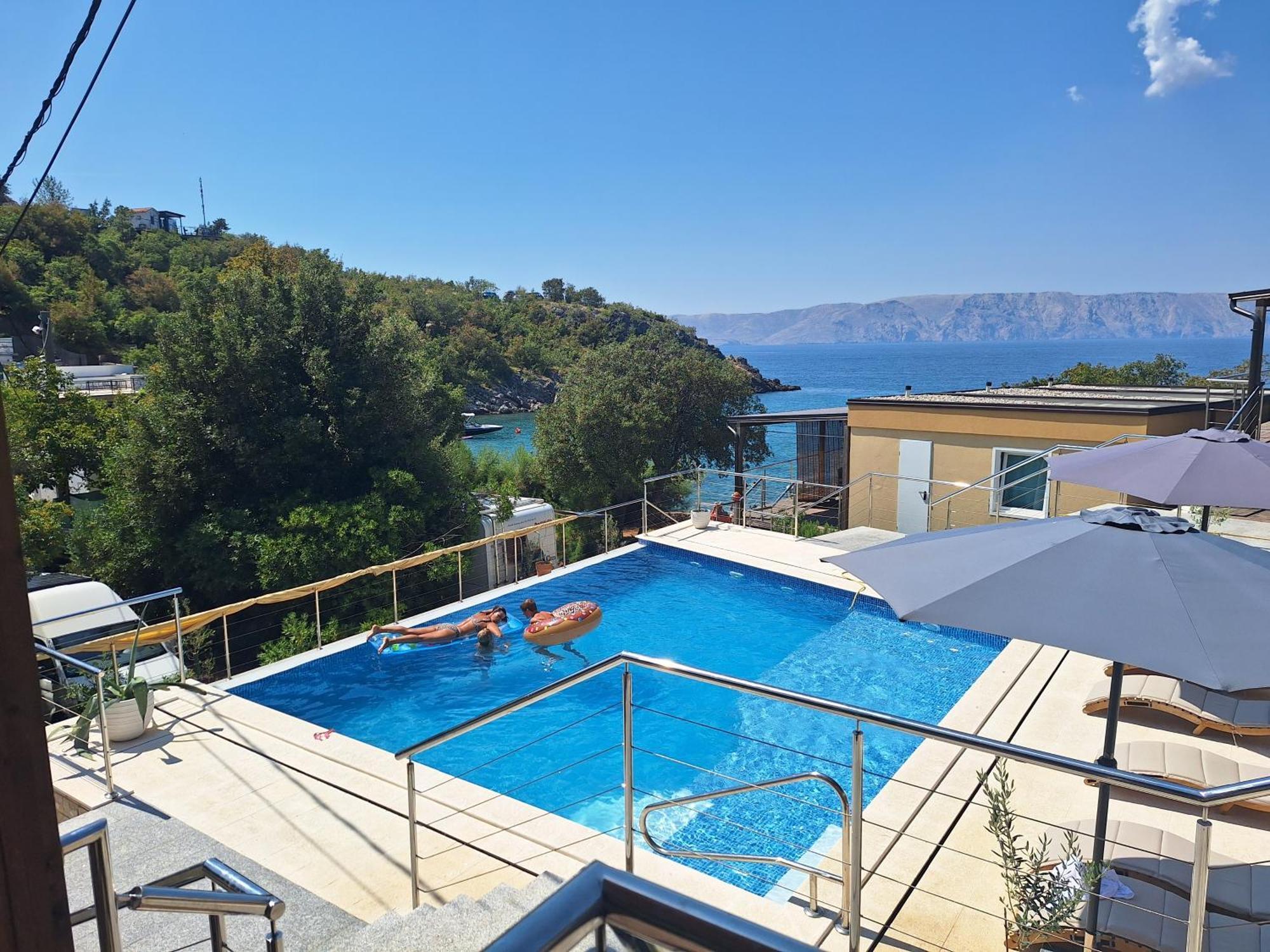 Boora Glamp Experience & Heated Infinity Pool Hotel Senj  Exterior photo